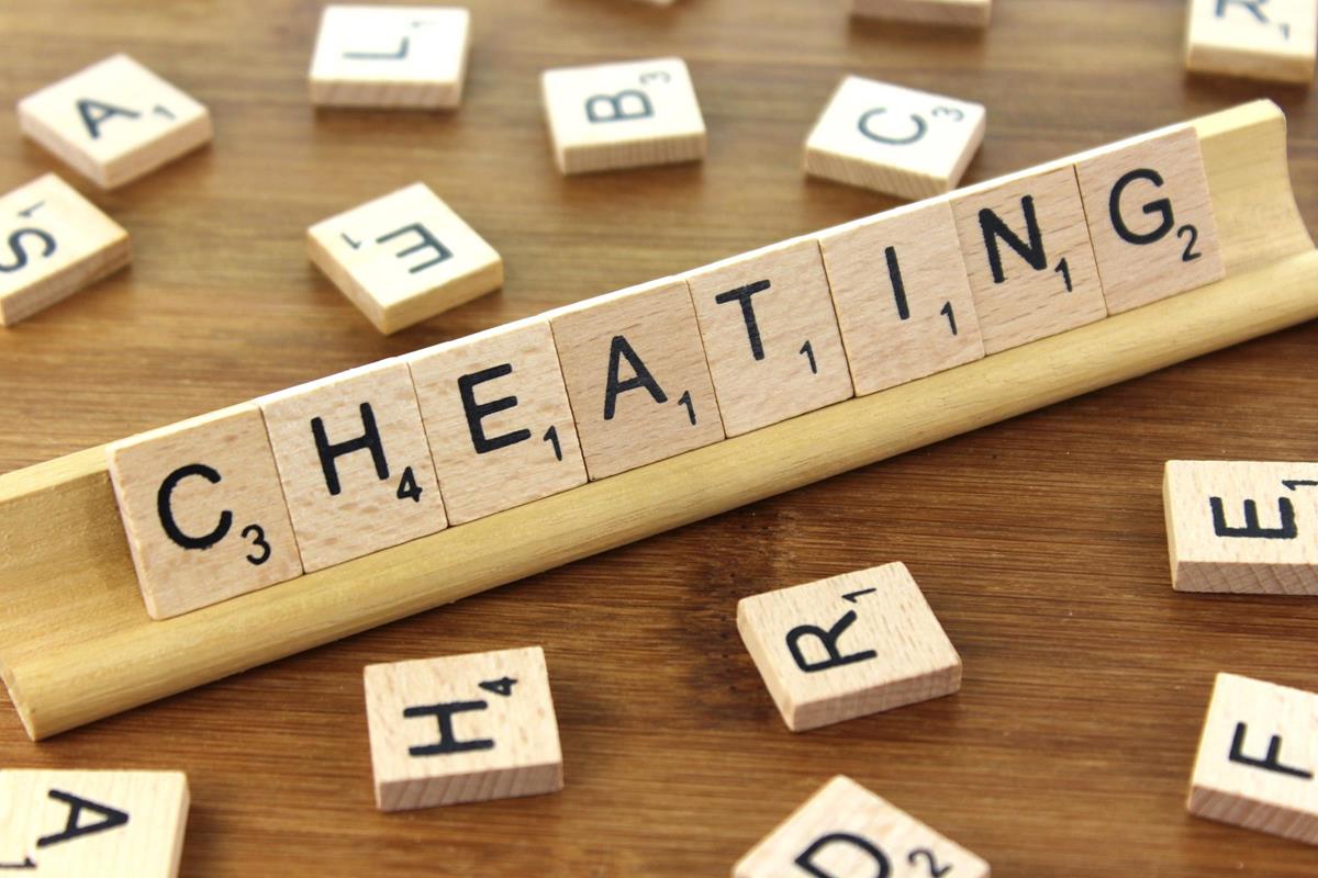Think Your Lover’s Cheating? Here Are 10 Ways To Tell