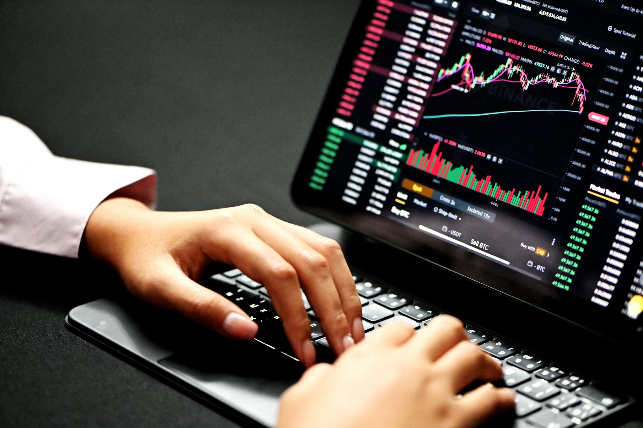 Navigating Volatility: Essential Lessons From a Trading Pro
